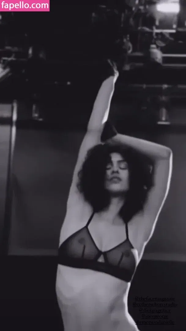 Amelia Gray Hamlin Onlyfans Photo Gallery 