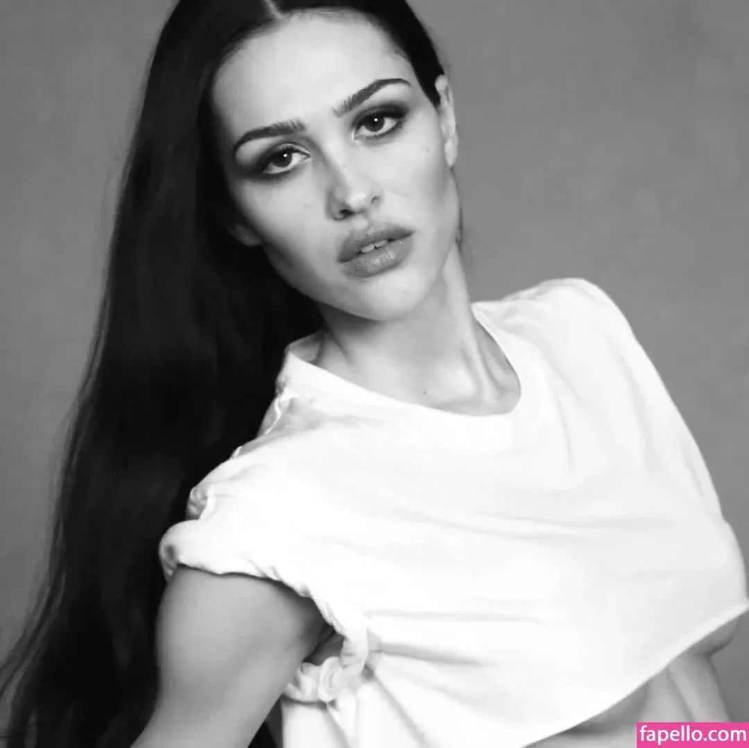 Amelia Gray Hamlin Onlyfans Photo Gallery 