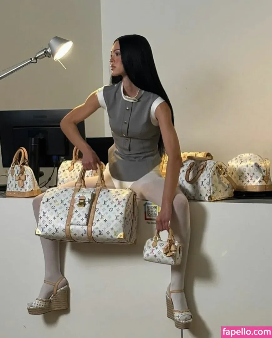 Amelia Gray Hamlin Onlyfans Photo Gallery 