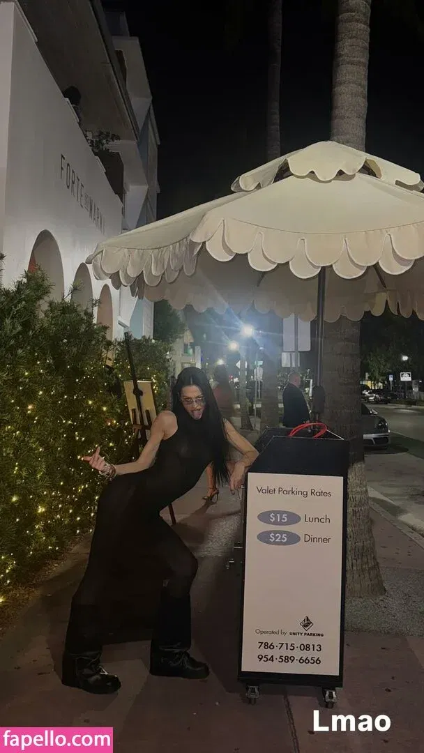 Amelia Gray Hamlin Onlyfans Photo Gallery 