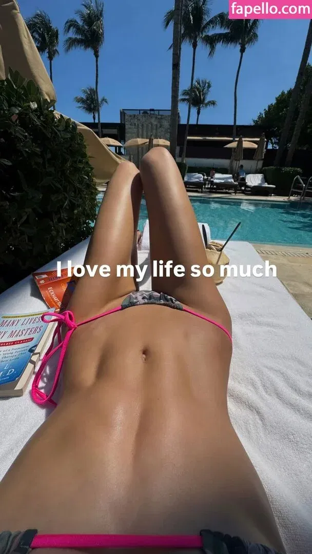 Amelia Gray Hamlin Onlyfans Photo Gallery 