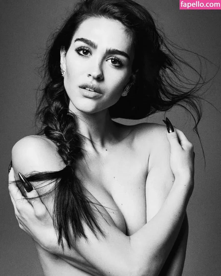 Amelia Gray Hamlin Onlyfans Photo Gallery 