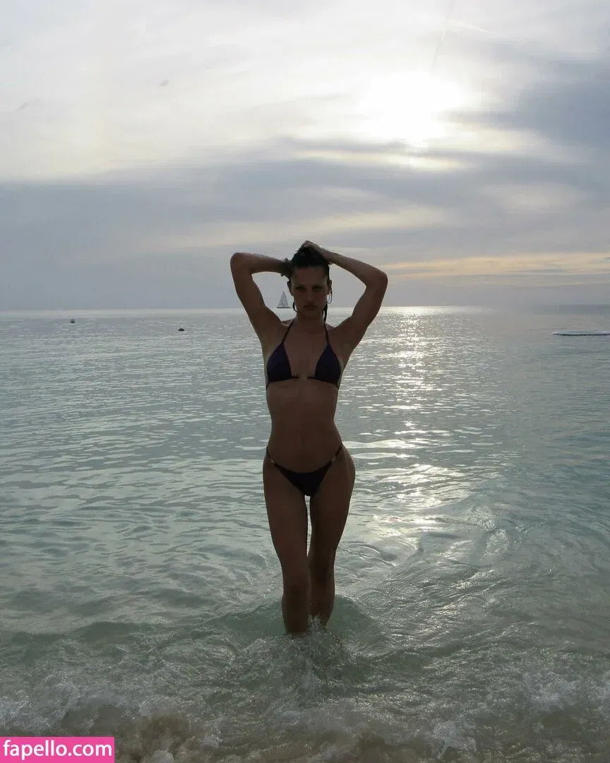 Amelia Gray Hamlin Onlyfans Photo Gallery 