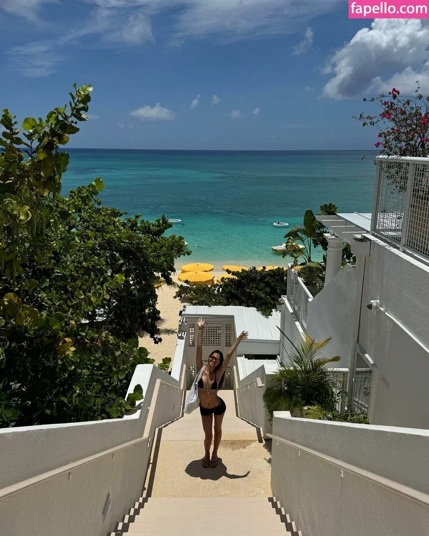 Amelia Gray Hamlin Onlyfans Photo Gallery 