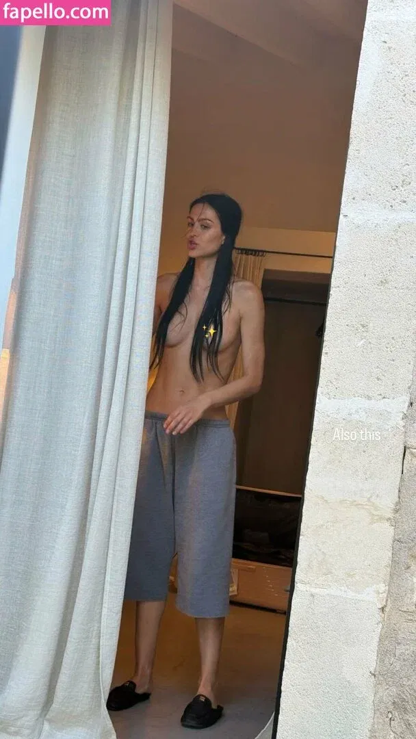 Amelia Gray Hamlin Onlyfans Photo Gallery 