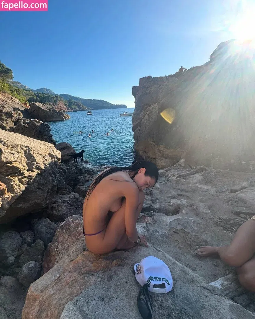 Amelia Gray Hamlin Onlyfans Photo Gallery 