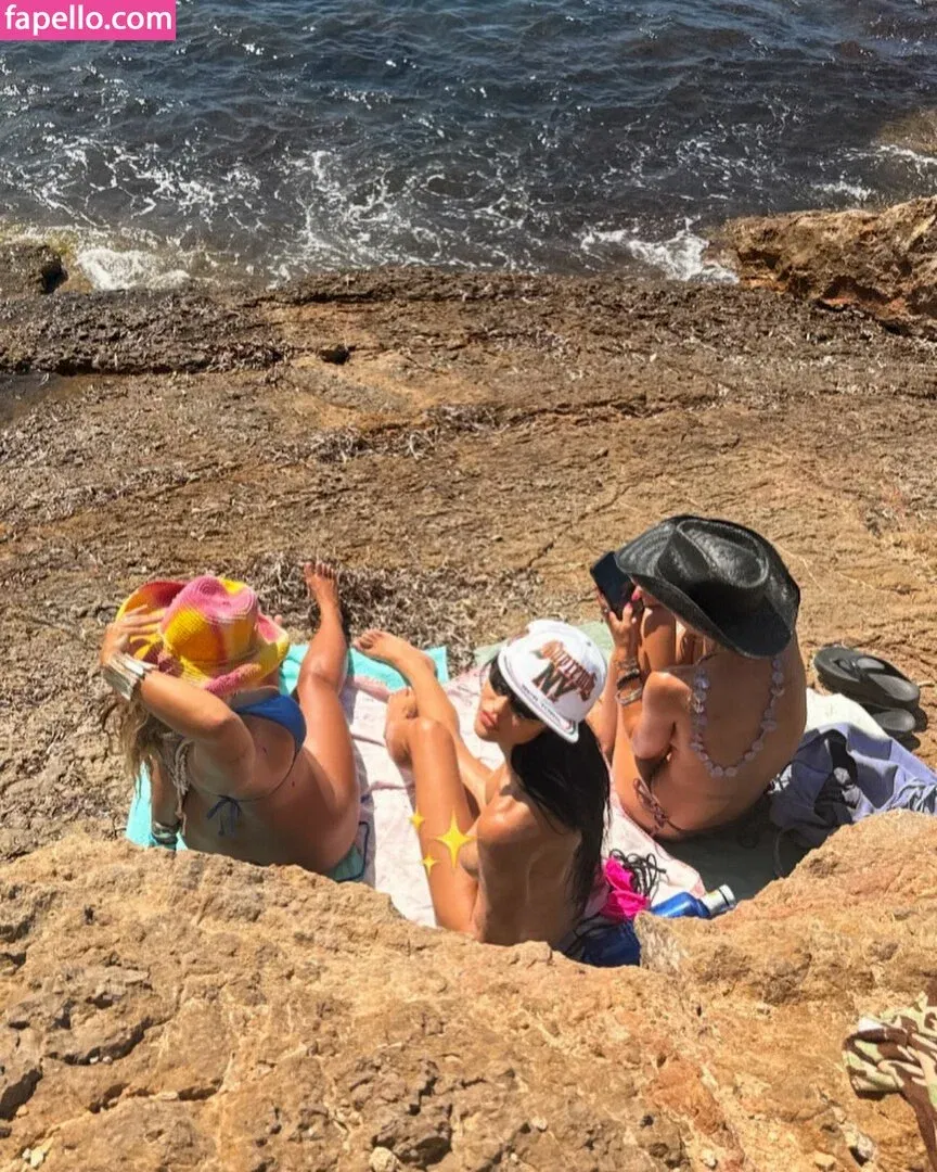 Amelia Gray Hamlin Onlyfans Photo Gallery 