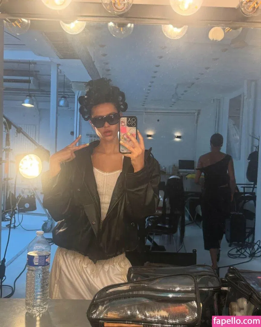 Amelia Gray Hamlin Onlyfans Photo Gallery 