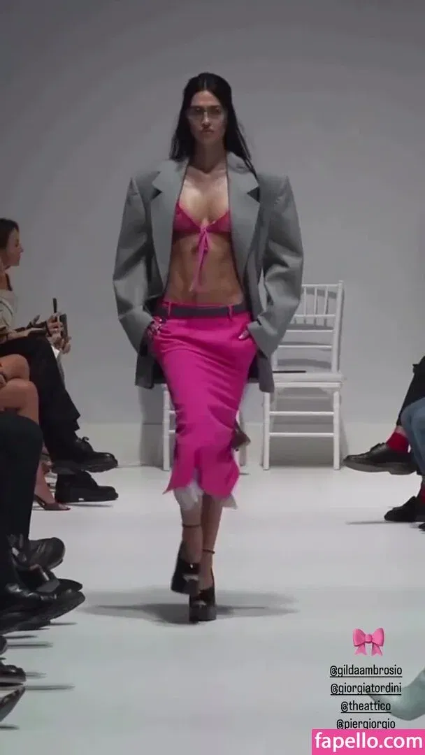 Amelia Gray Hamlin Onlyfans Photo Gallery 