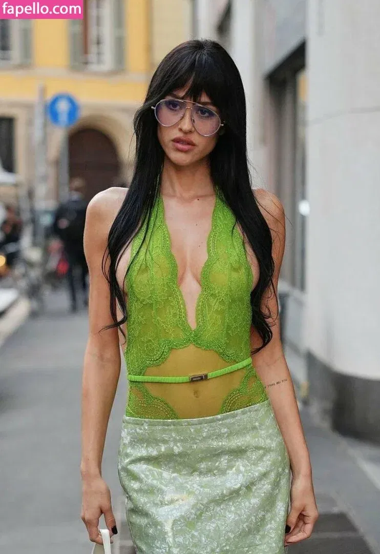 Amelia Gray Hamlin Onlyfans Photo Gallery 