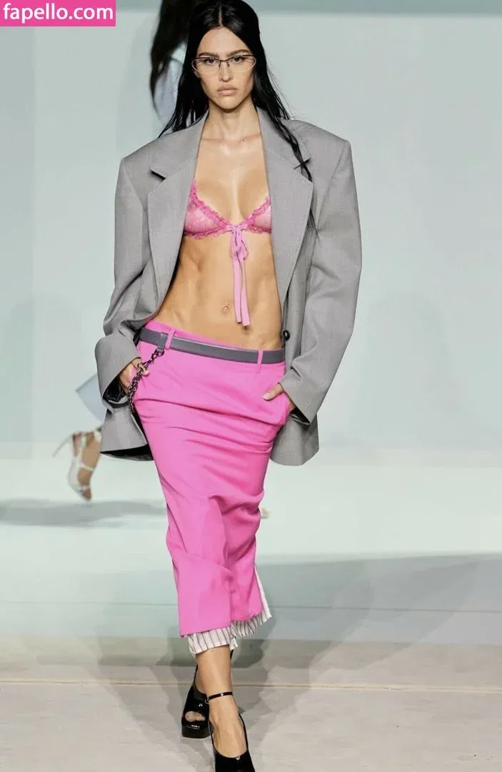 Amelia Gray Hamlin Onlyfans Photo Gallery 