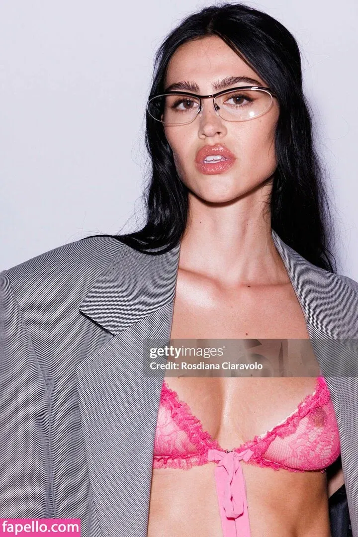 Amelia Gray Hamlin Onlyfans Photo Gallery 