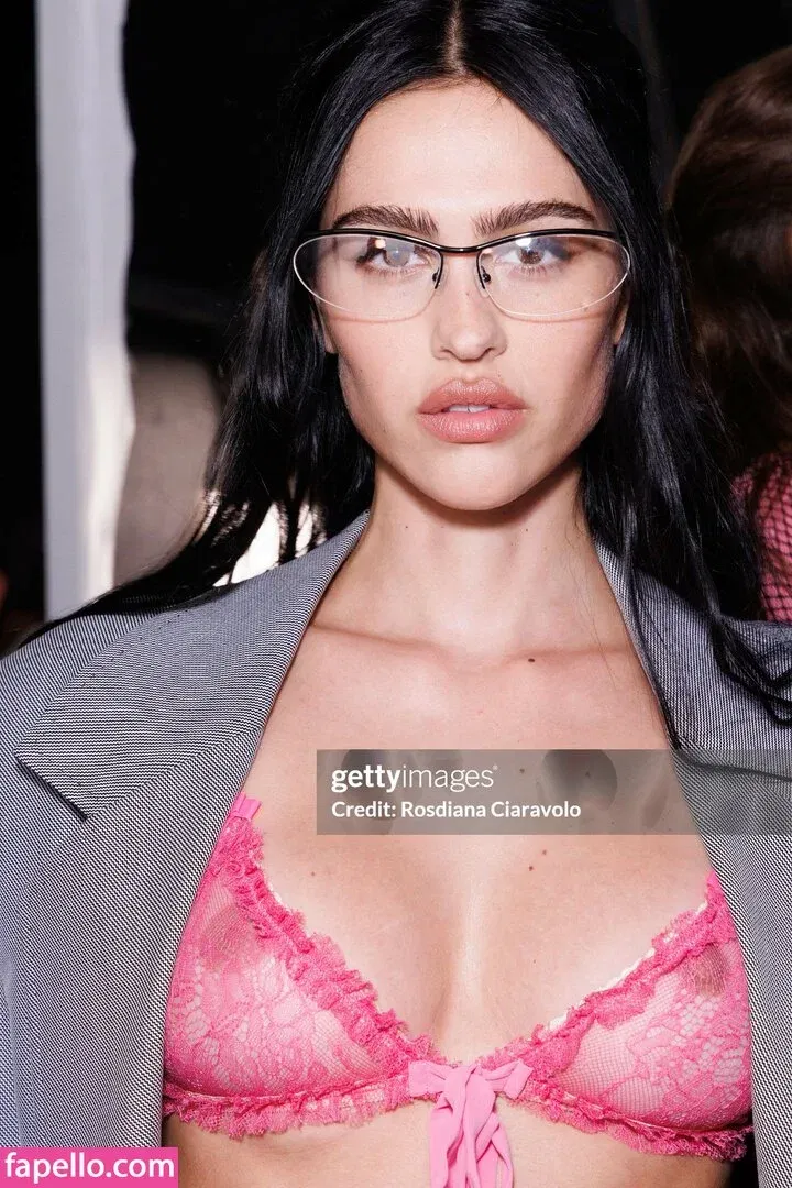 Amelia Gray Hamlin Onlyfans Photo Gallery 