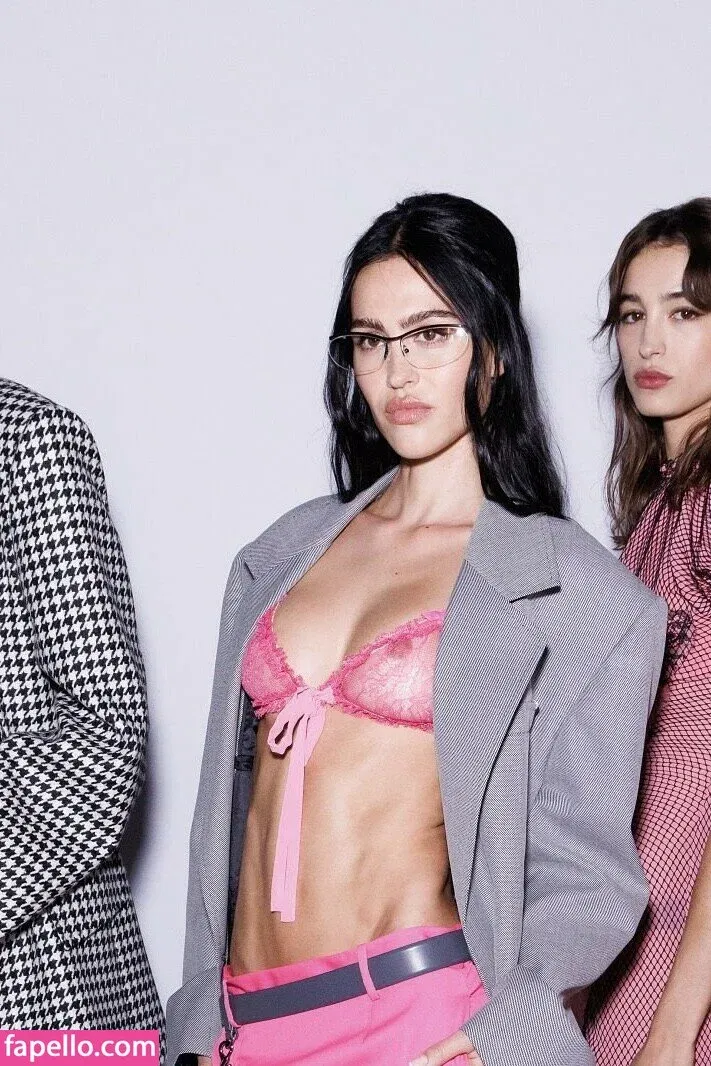 Amelia Gray Hamlin Onlyfans Photo Gallery 