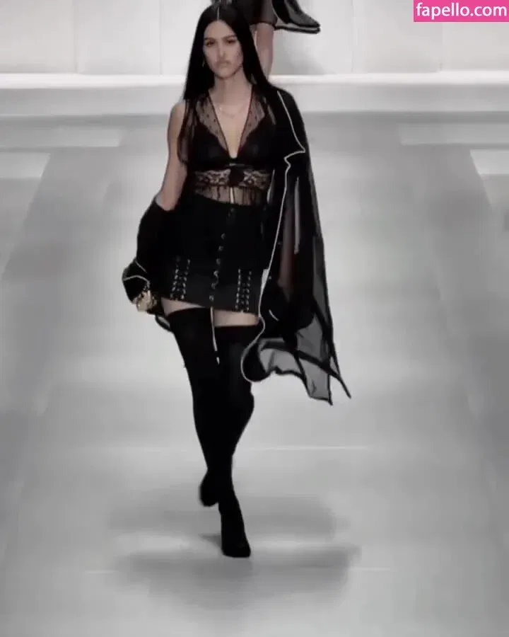 Amelia Gray Hamlin Onlyfans Photo Gallery 