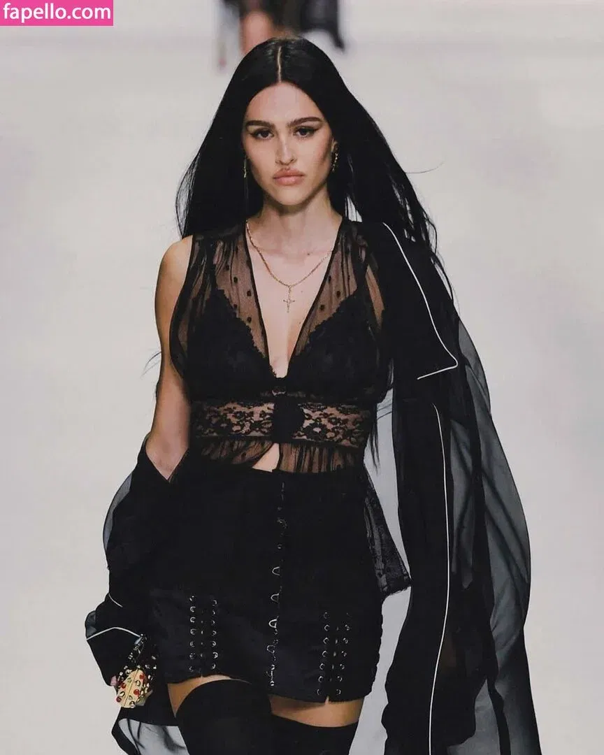 Amelia Gray Hamlin Onlyfans Photo Gallery 