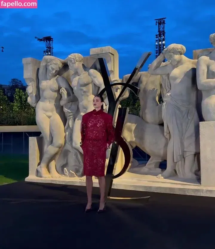 Amelia Gray Hamlin Onlyfans Photo Gallery 