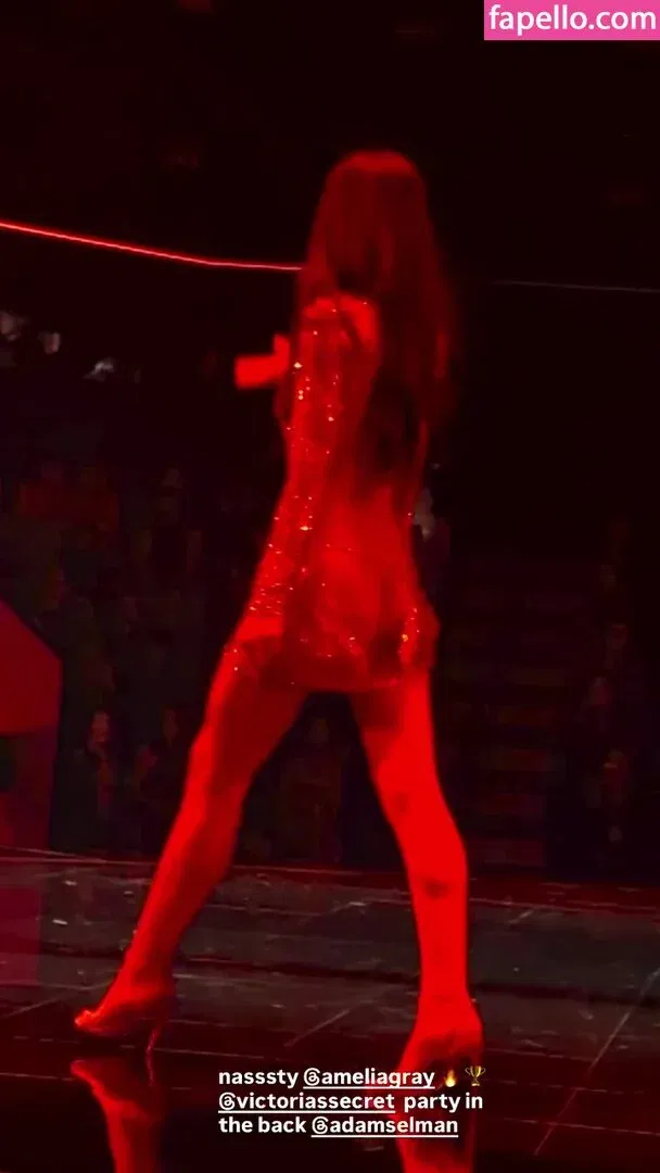 Amelia Gray Hamlin Onlyfans Photo Gallery 