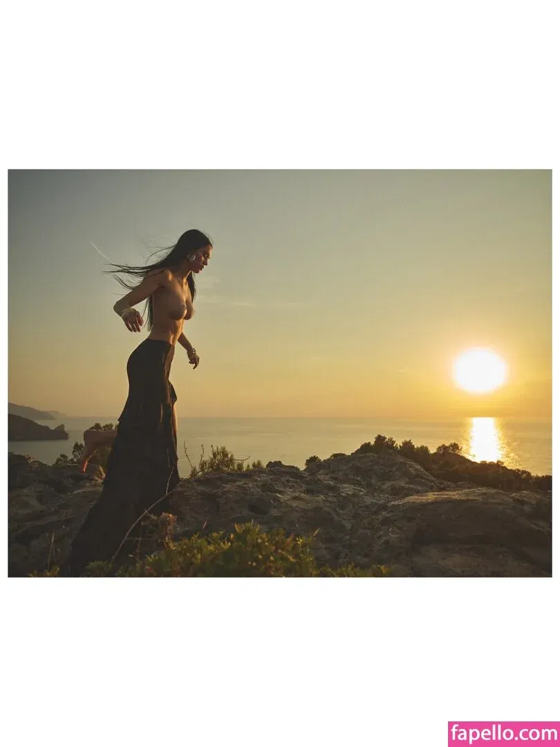 Amelia Gray Hamlin Onlyfans Photo Gallery 