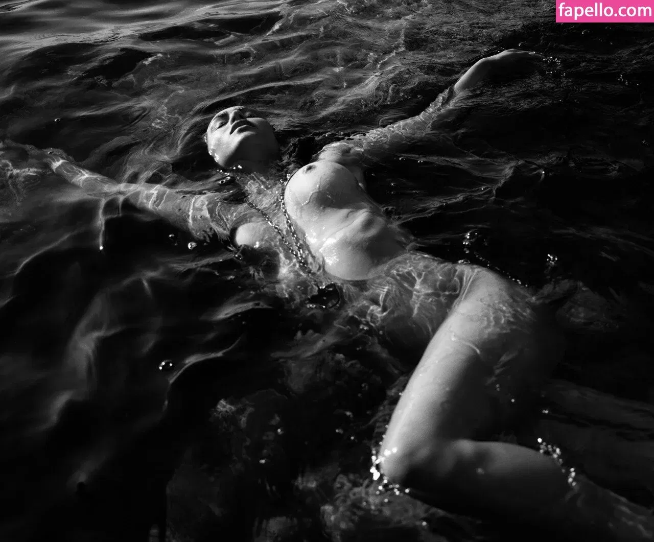 Amelia Gray Hamlin Onlyfans Photo Gallery 