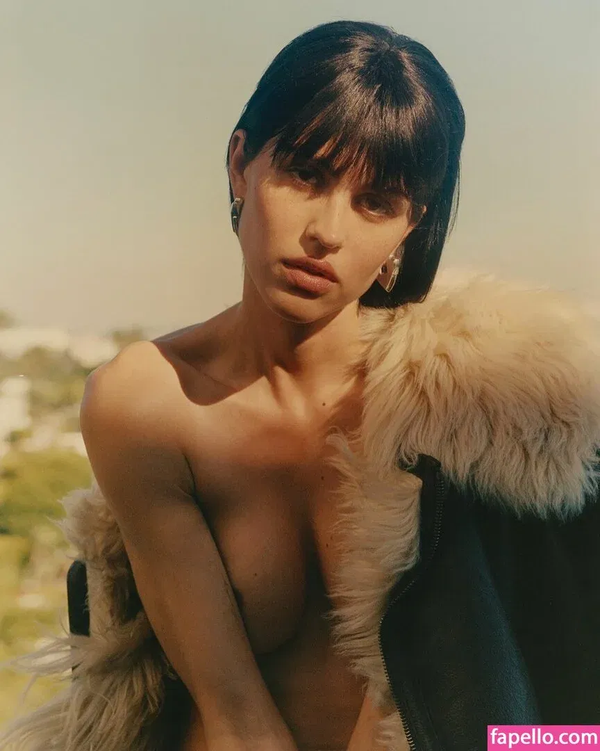 Amelia Gray Hamlin Onlyfans Photo Gallery 