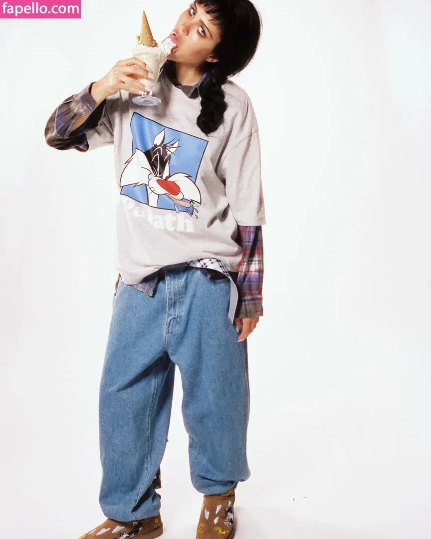 Amelia Gray Hamlin Onlyfans Photo Gallery 