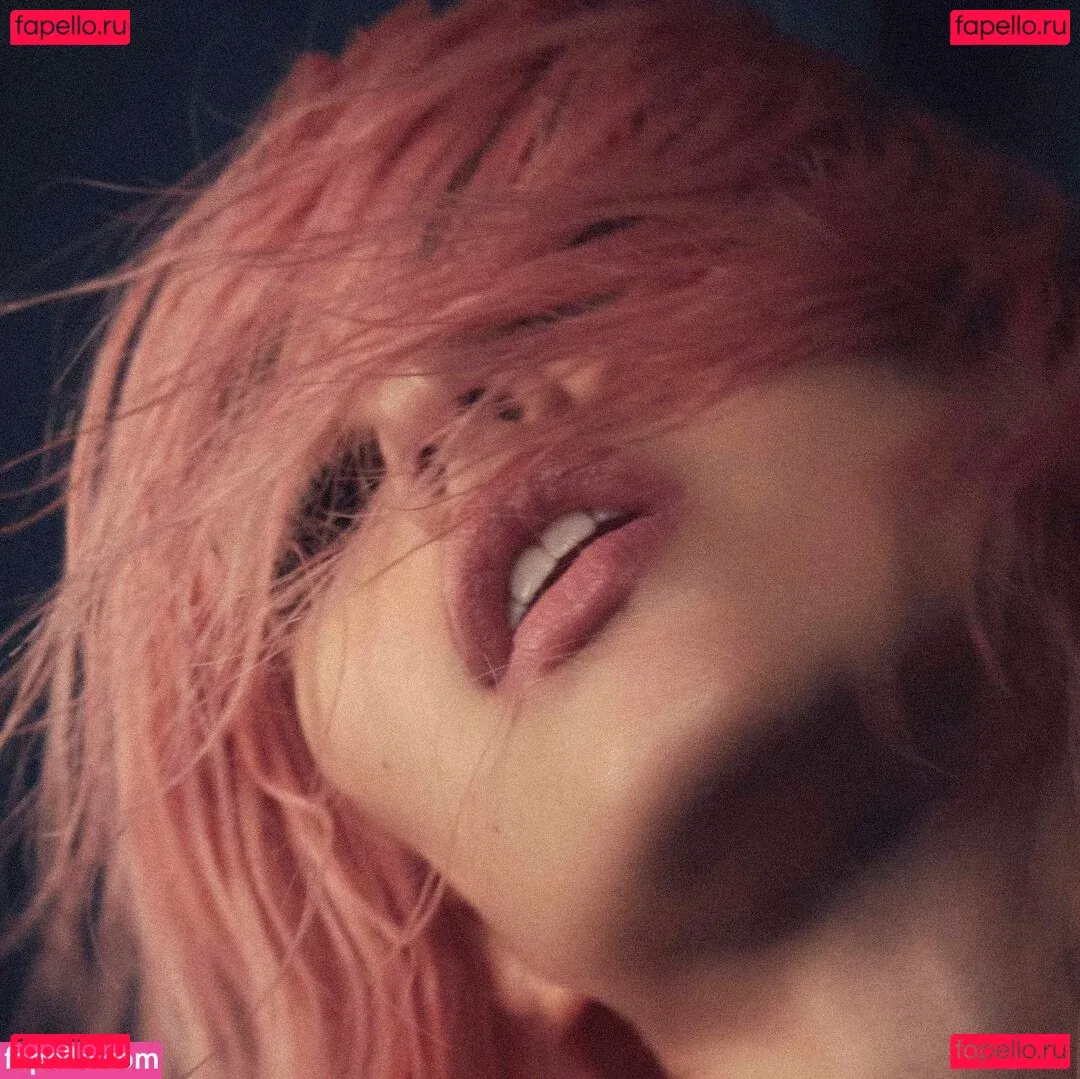 Amelia Gray Hamlin Onlyfans Photo Gallery 