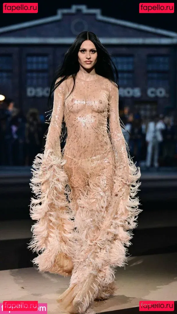 Amelia Gray Hamlin Onlyfans Photo Gallery 