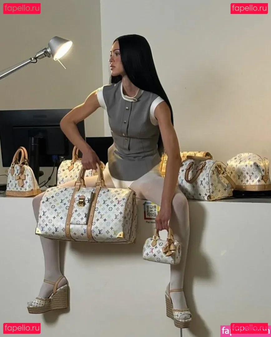 Amelia Gray Hamlin Onlyfans Photo Gallery 