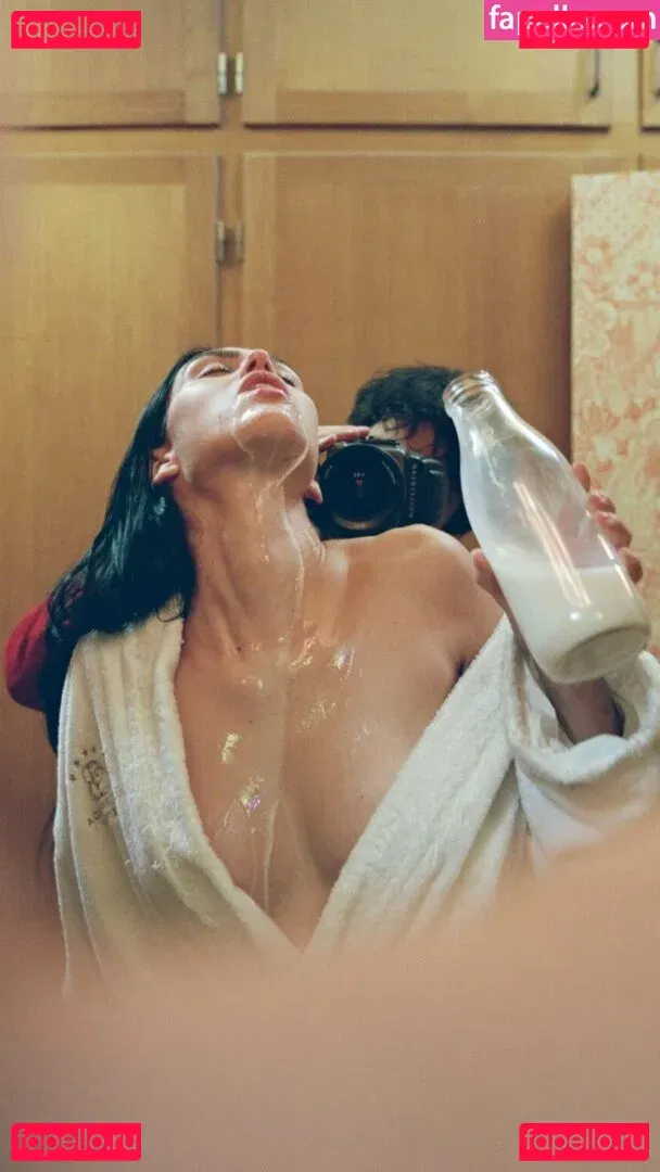 Amelia Gray Hamlin Onlyfans Photo Gallery 