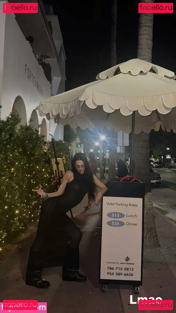 Amelia Gray Hamlin Onlyfans Photo Gallery 