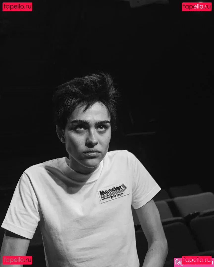 Amelia Gray Hamlin Onlyfans Photo Gallery 