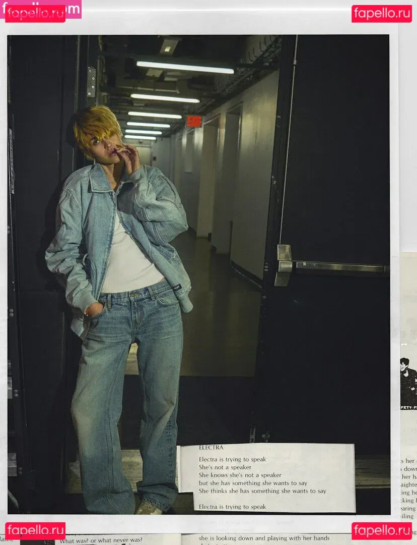 Amelia Gray Hamlin Onlyfans Photo Gallery 