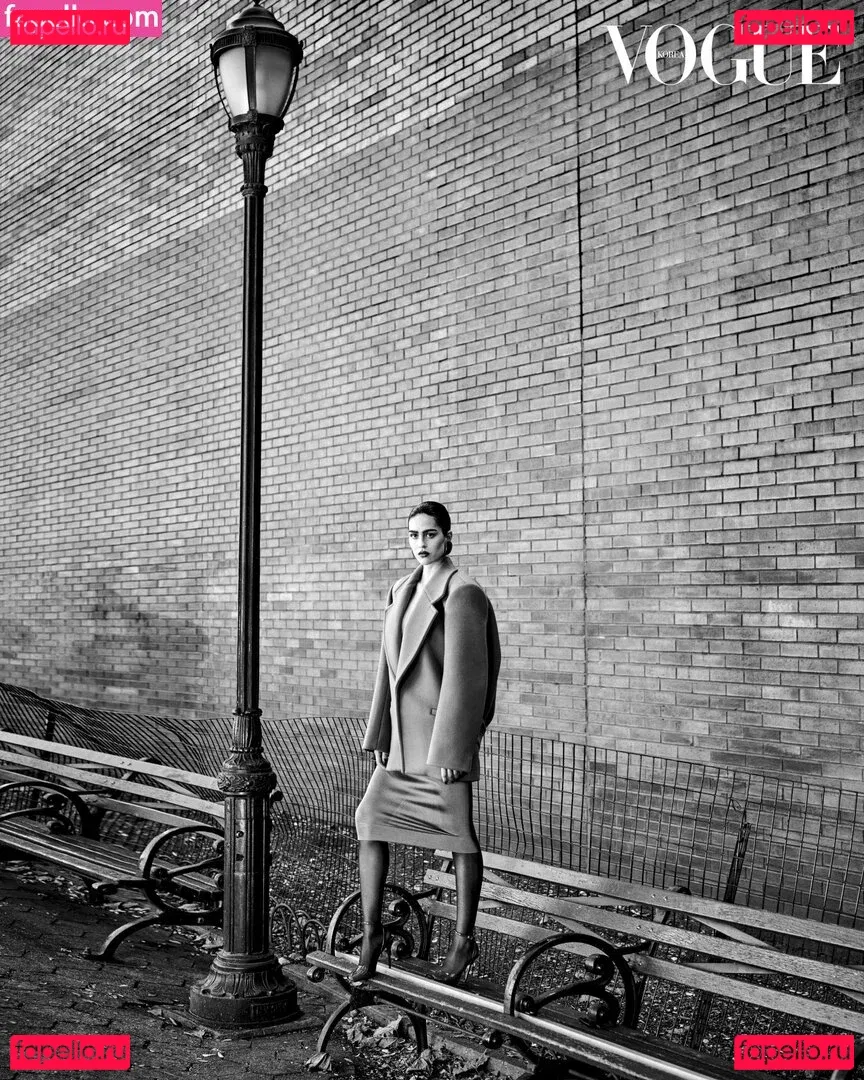 Amelia Gray Hamlin Onlyfans Photo Gallery 