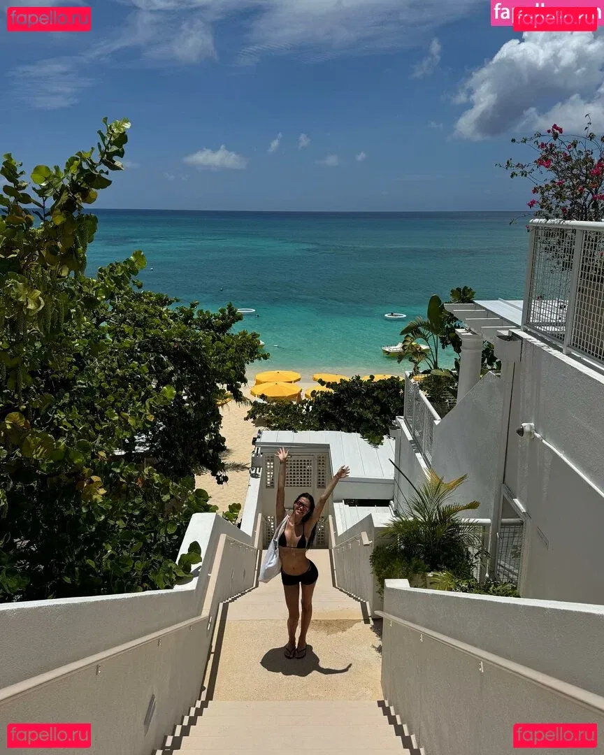 Amelia Gray Hamlin Onlyfans Photo Gallery 