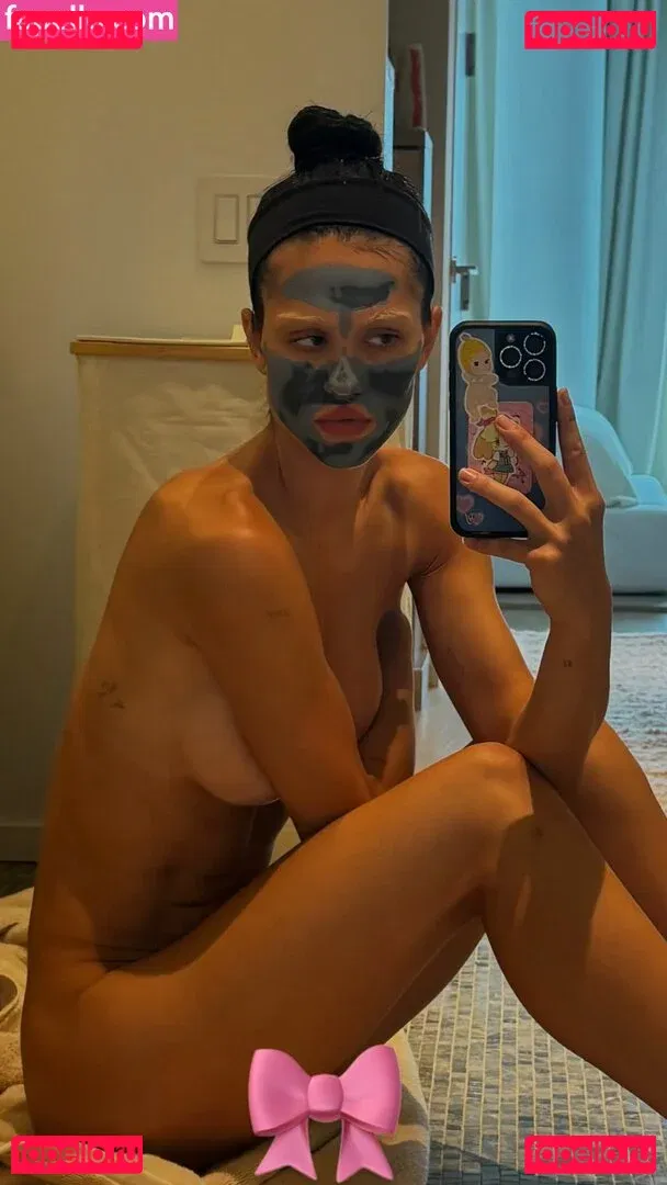 Amelia Gray Hamlin Onlyfans Photo Gallery 