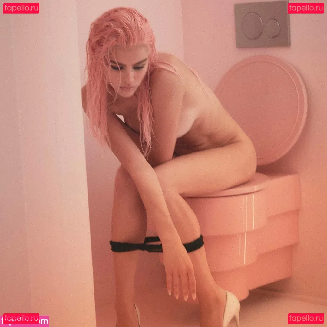 Amelia Gray Hamlin Onlyfans Photo Gallery 