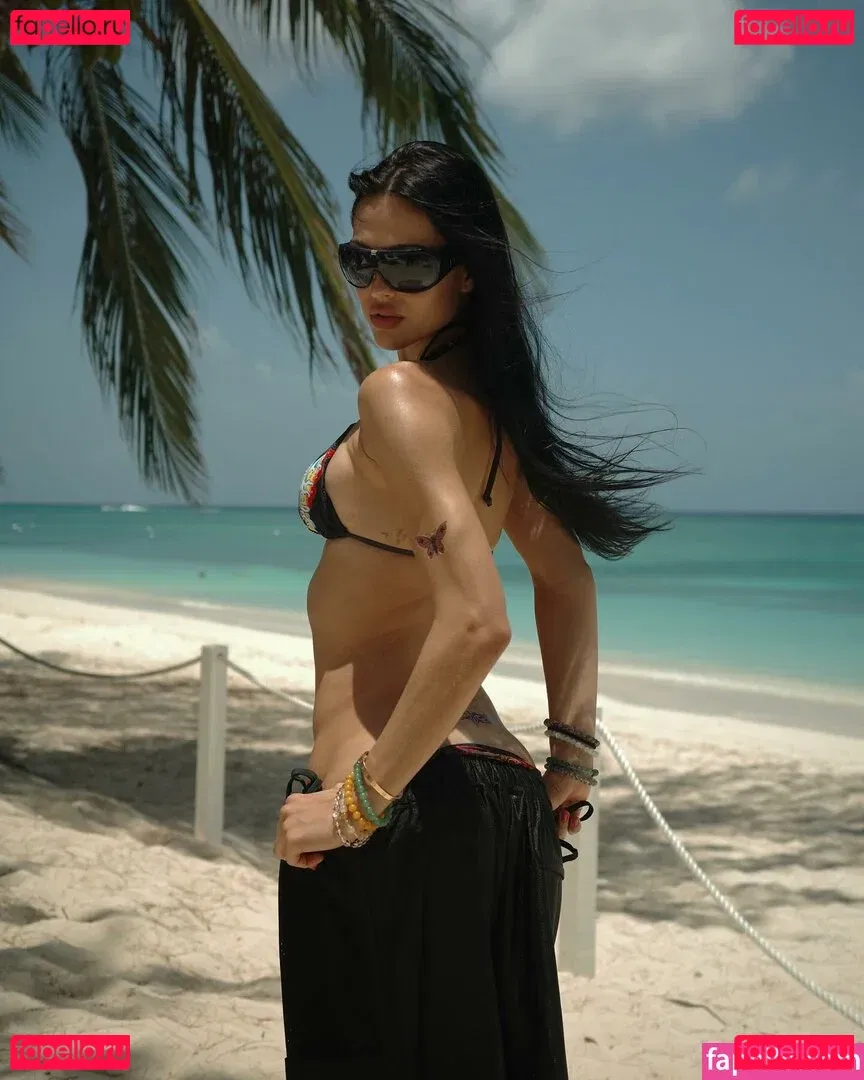 Amelia Gray Hamlin Onlyfans Photo Gallery 