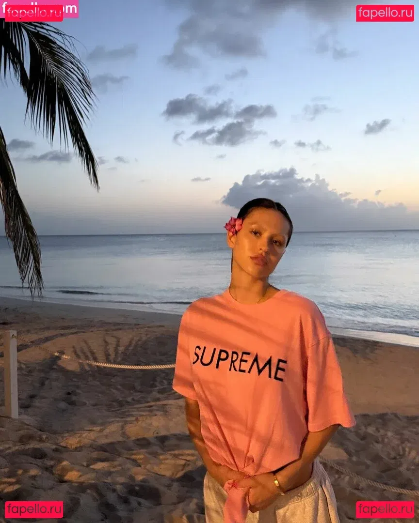 Amelia Gray Hamlin Onlyfans Photo Gallery 