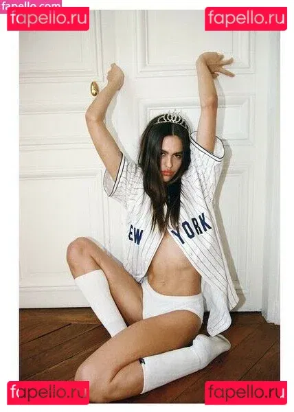 Amelia Gray Hamlin Onlyfans Photo Gallery 