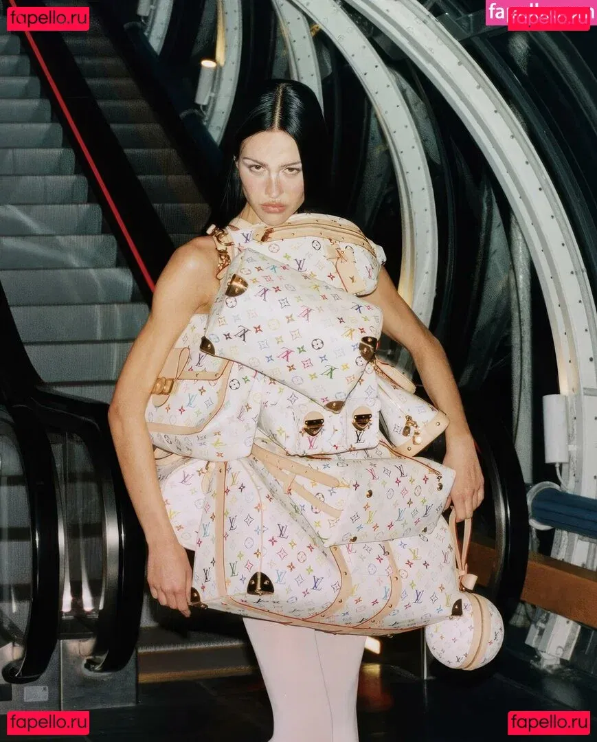 Amelia Gray Hamlin Onlyfans Photo Gallery 