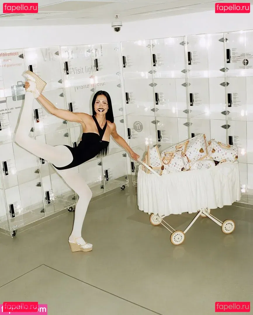 Amelia Gray Hamlin Onlyfans Photo Gallery 