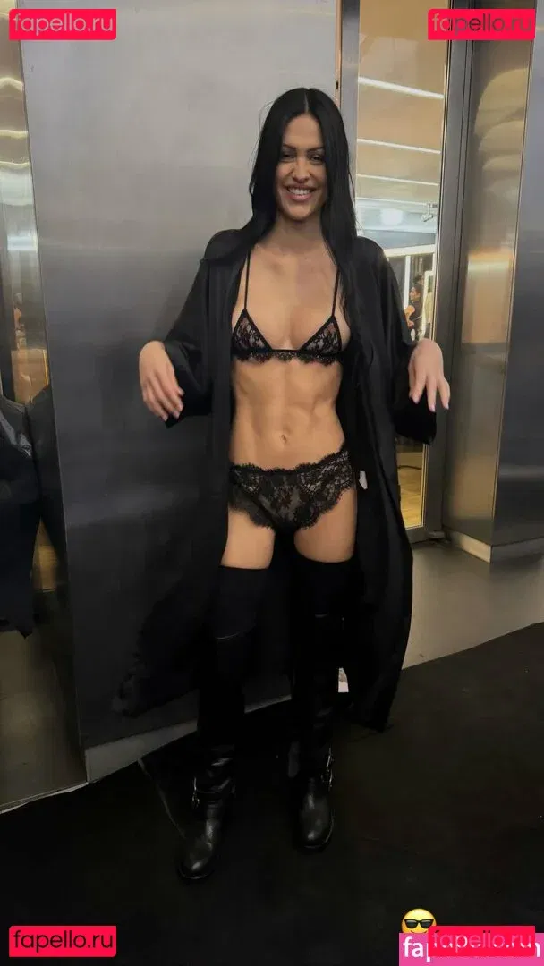 Amelia Gray Hamlin Onlyfans Photo Gallery 