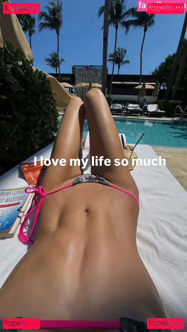 Amelia Gray Hamlin Onlyfans Photo Gallery 