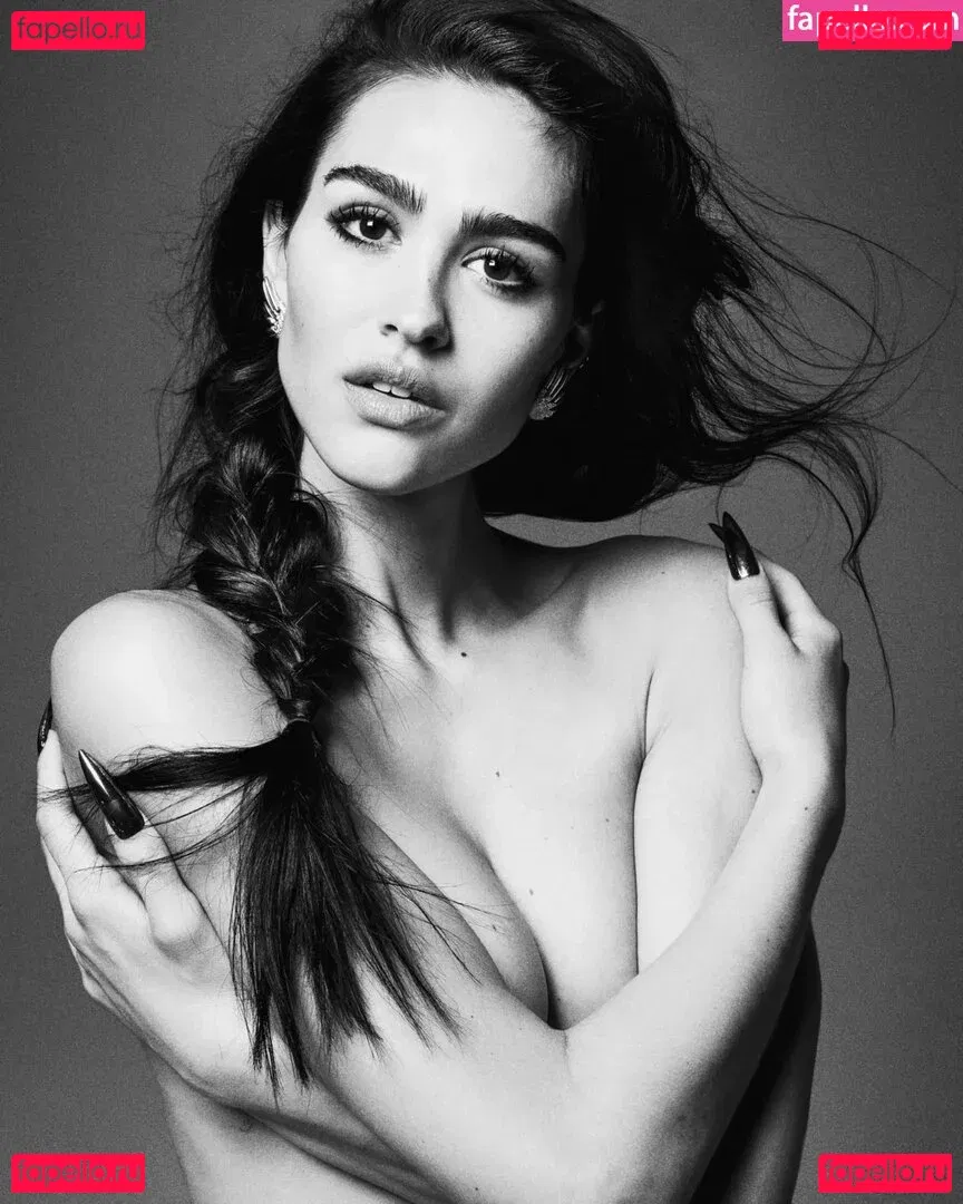 Amelia Gray Hamlin Onlyfans Photo Gallery 