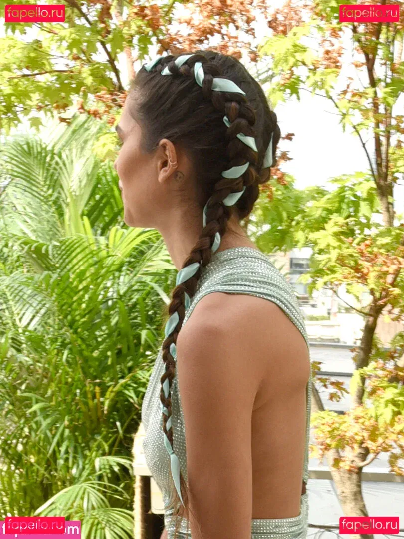 Amelia Gray Hamlin Onlyfans Photo Gallery 