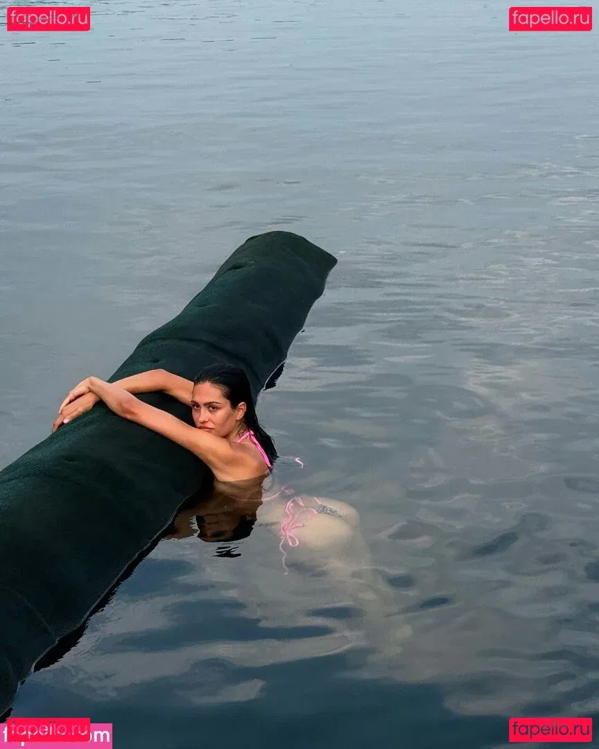 Amelia Gray Hamlin Onlyfans Photo Gallery 