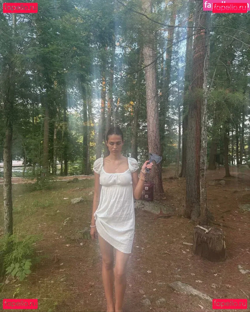 Amelia Gray Hamlin Onlyfans Photo Gallery 