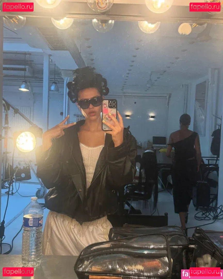 Amelia Gray Hamlin Onlyfans Photo Gallery 