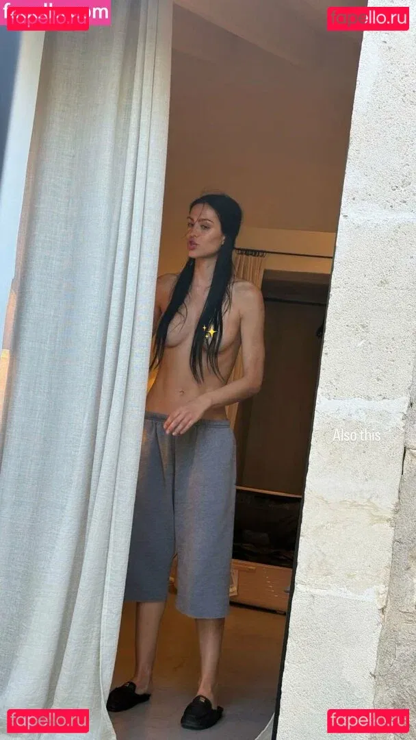 Amelia Gray Hamlin Onlyfans Photo Gallery 